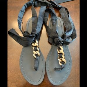 Multi-way sandals